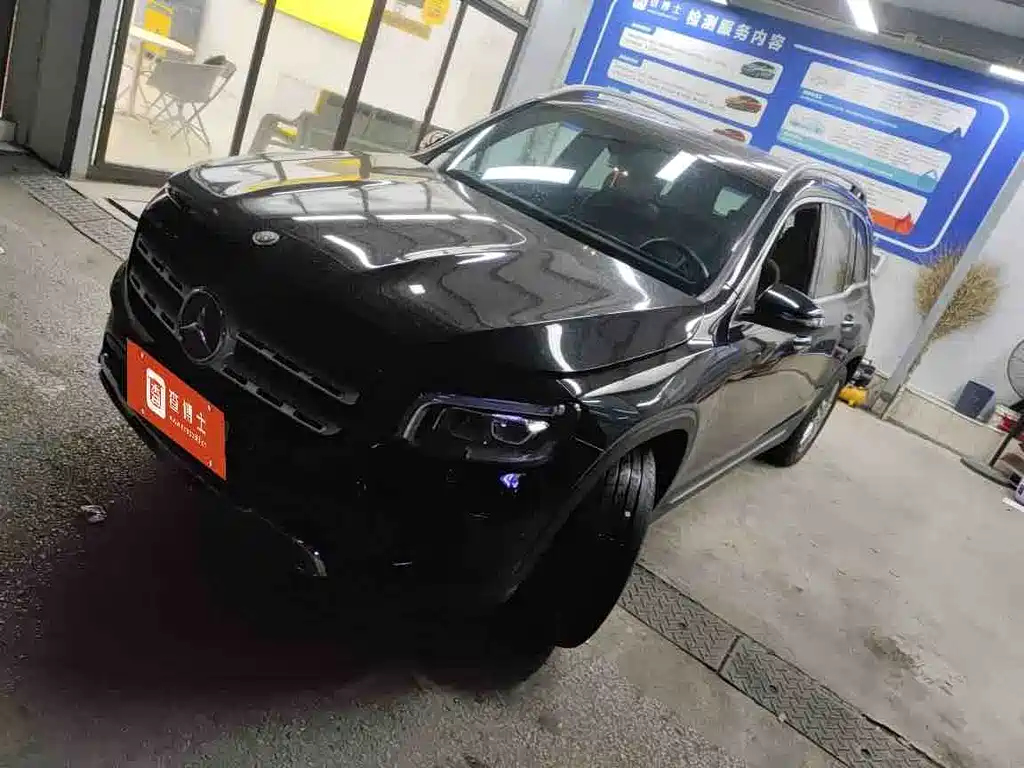 Mercedes-Benz GLB 2021