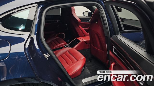 Porsche Panamera 2021