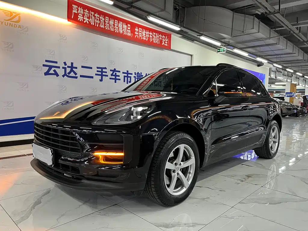 Porsche Macan 2021