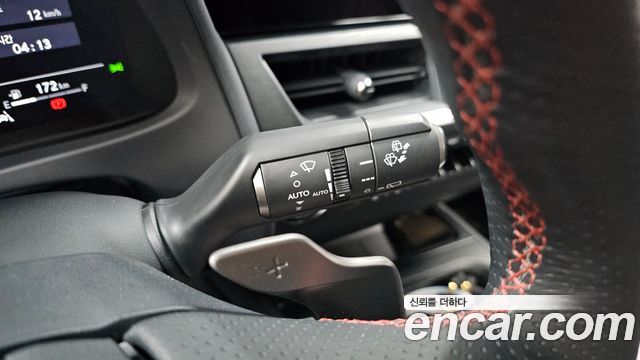 Lexus UX 2025