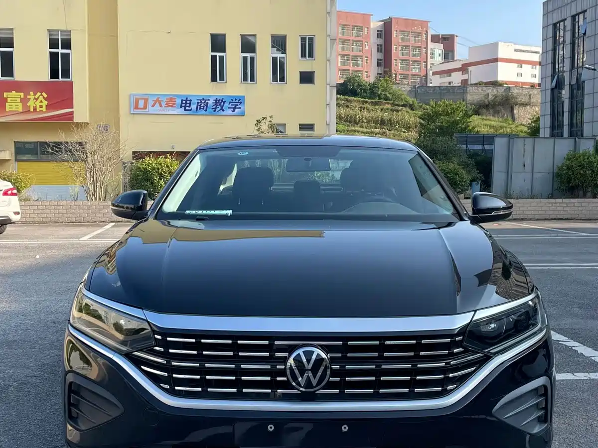 Volkswagen Passat 2025
