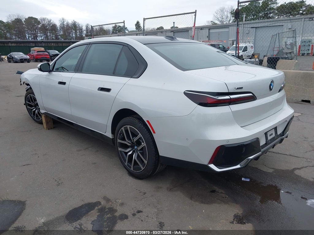 BMW 740 2025