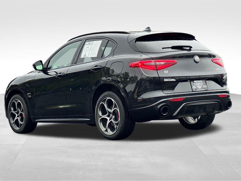 Alfa Romeo Stelvio 2023