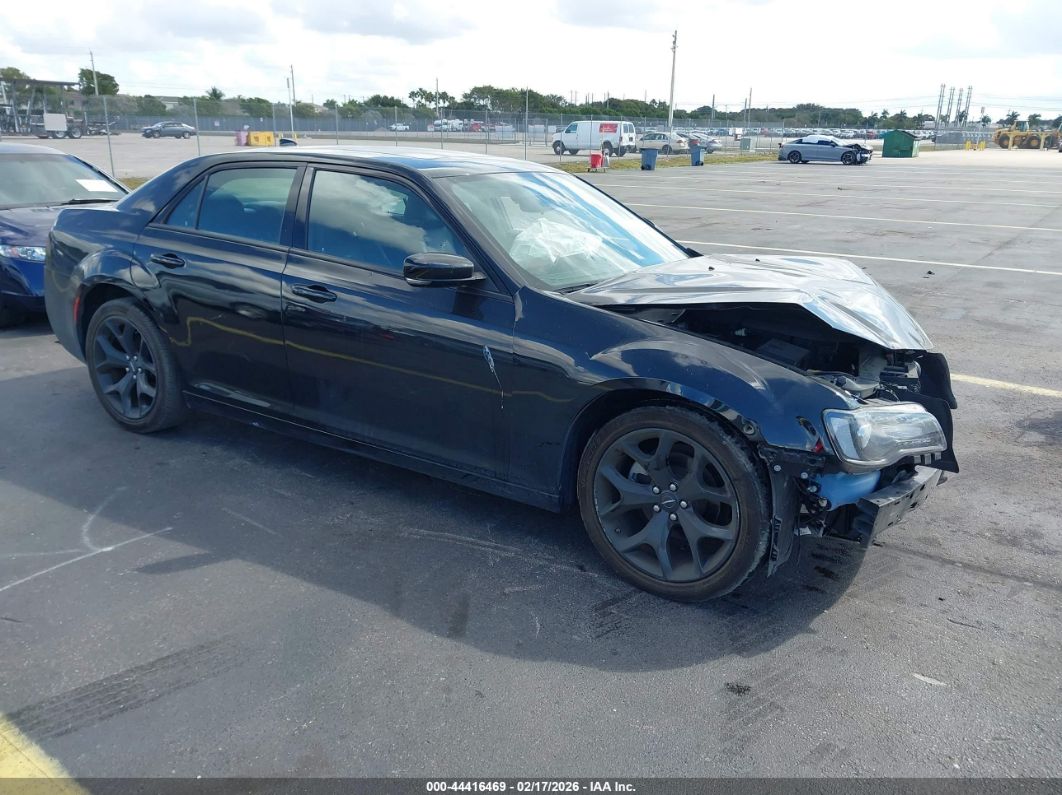 Chrysler 300 2023