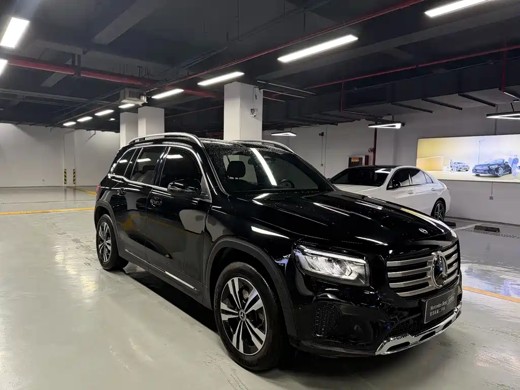 Mercedes-Benz GLB 2023