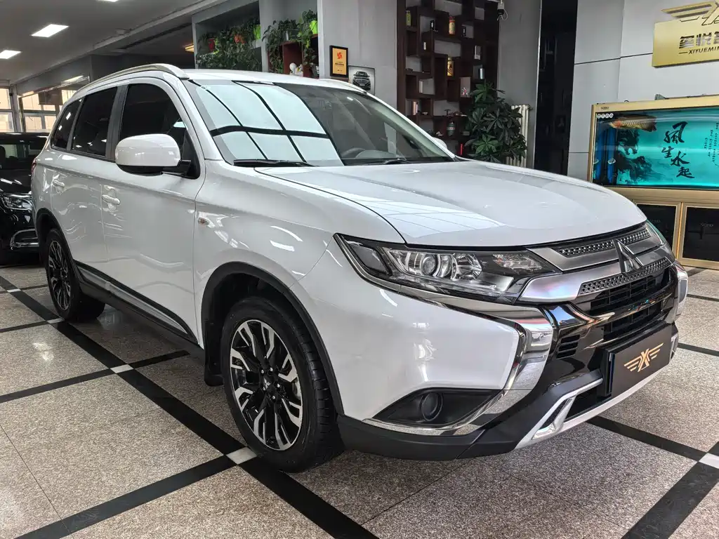 Mitsubishi Outlander 2021