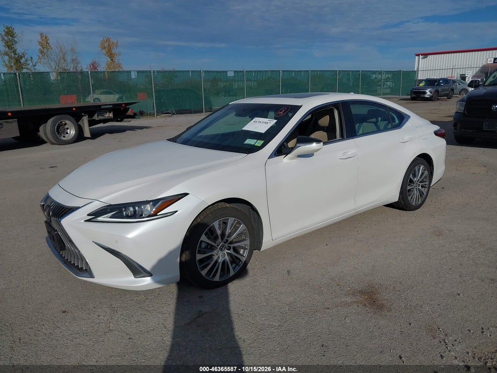Lexus ES 2021