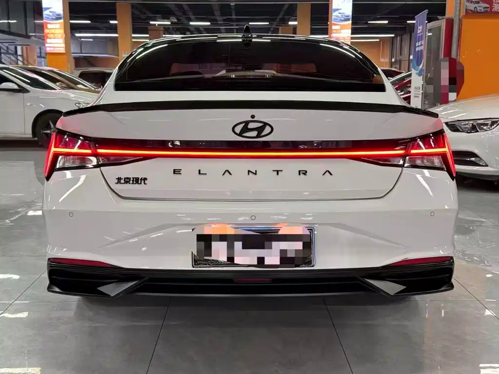 Hyundai Elantra 2023