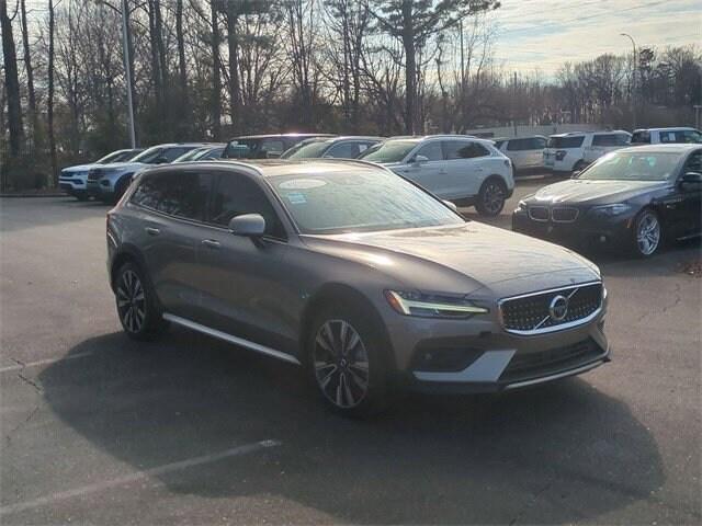 Volvo V60 Cross Country 2021