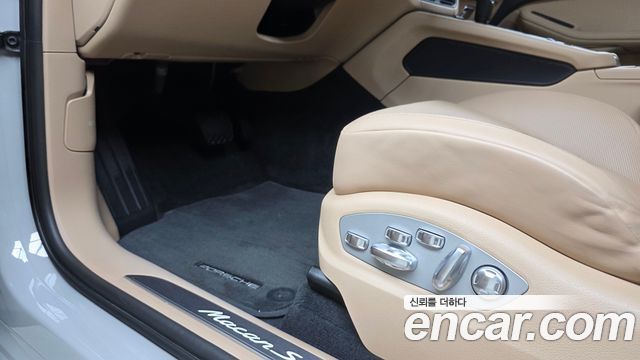 Porsche Macan 2023