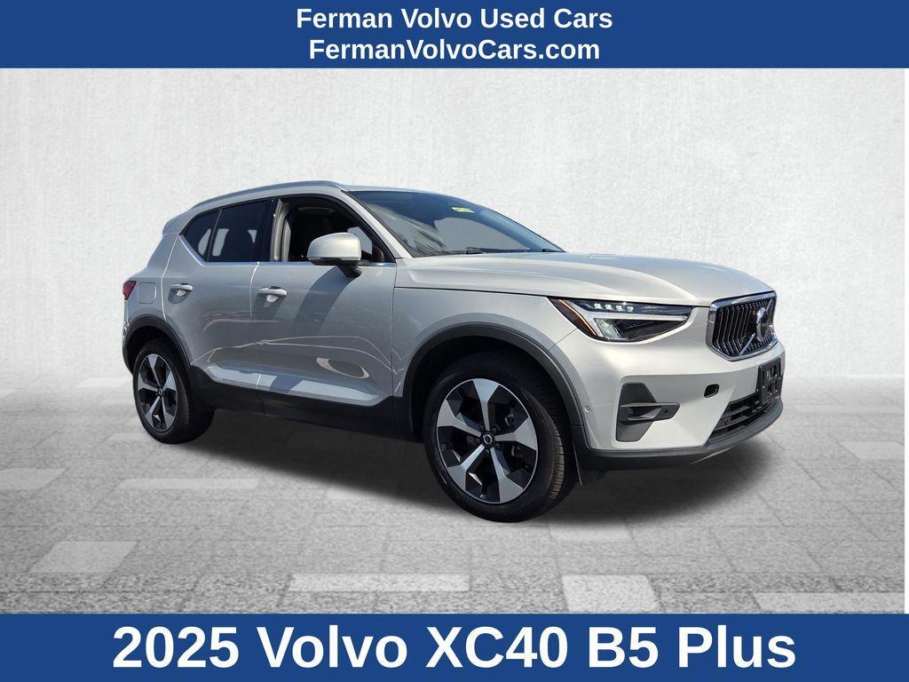 Volvo XC40 2025