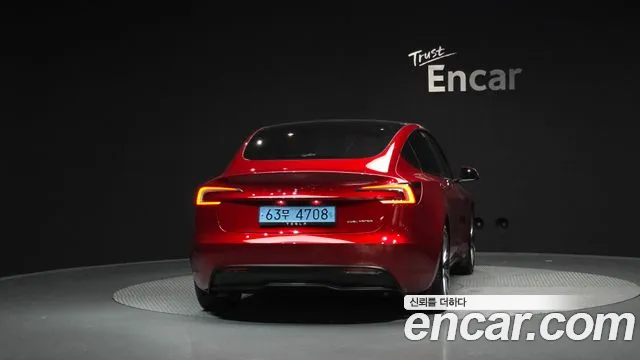 Tesla Model 3 2024