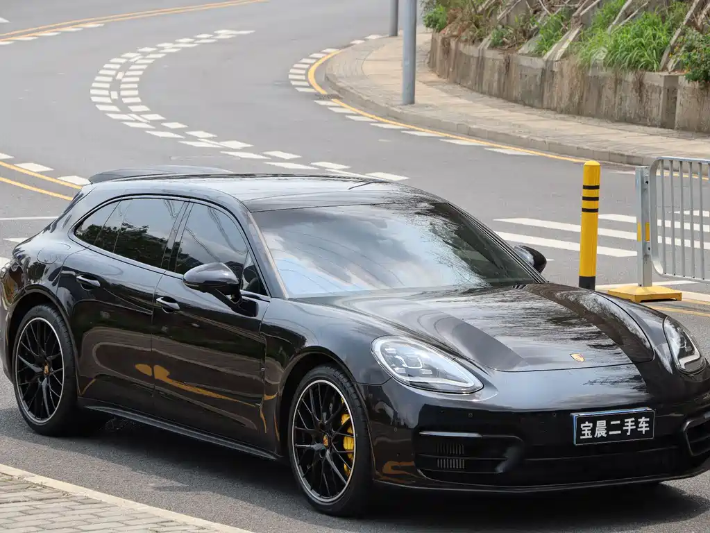 Porsche Panamera 2023