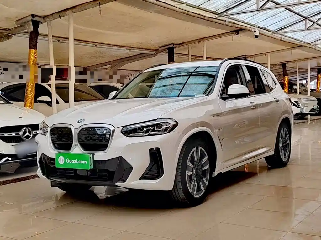 BMW iX3 2024