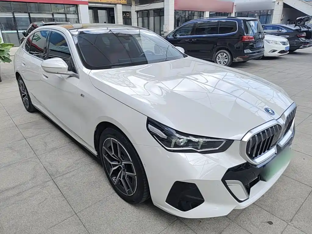 BMW i5 2024