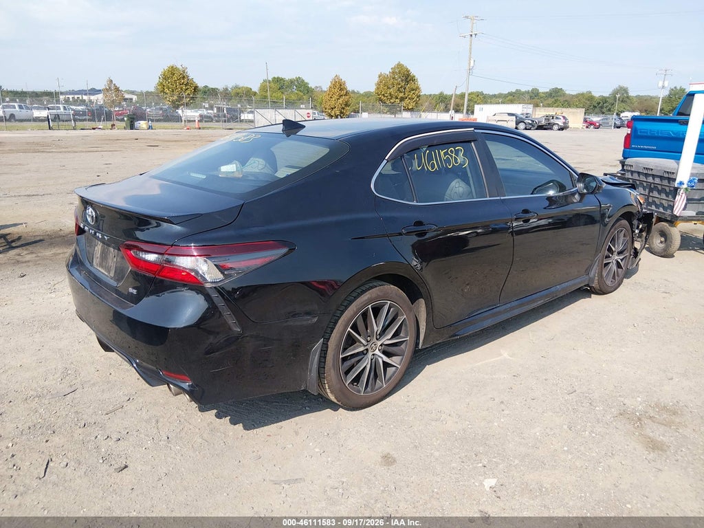 Toyota Camry 2021