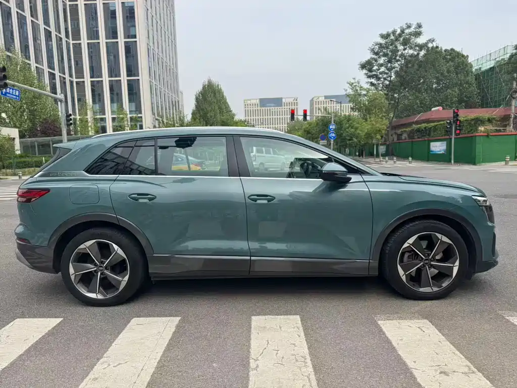 Audi Q5 e-tron 2023