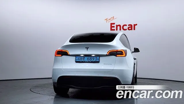 Tesla Model Y 2021