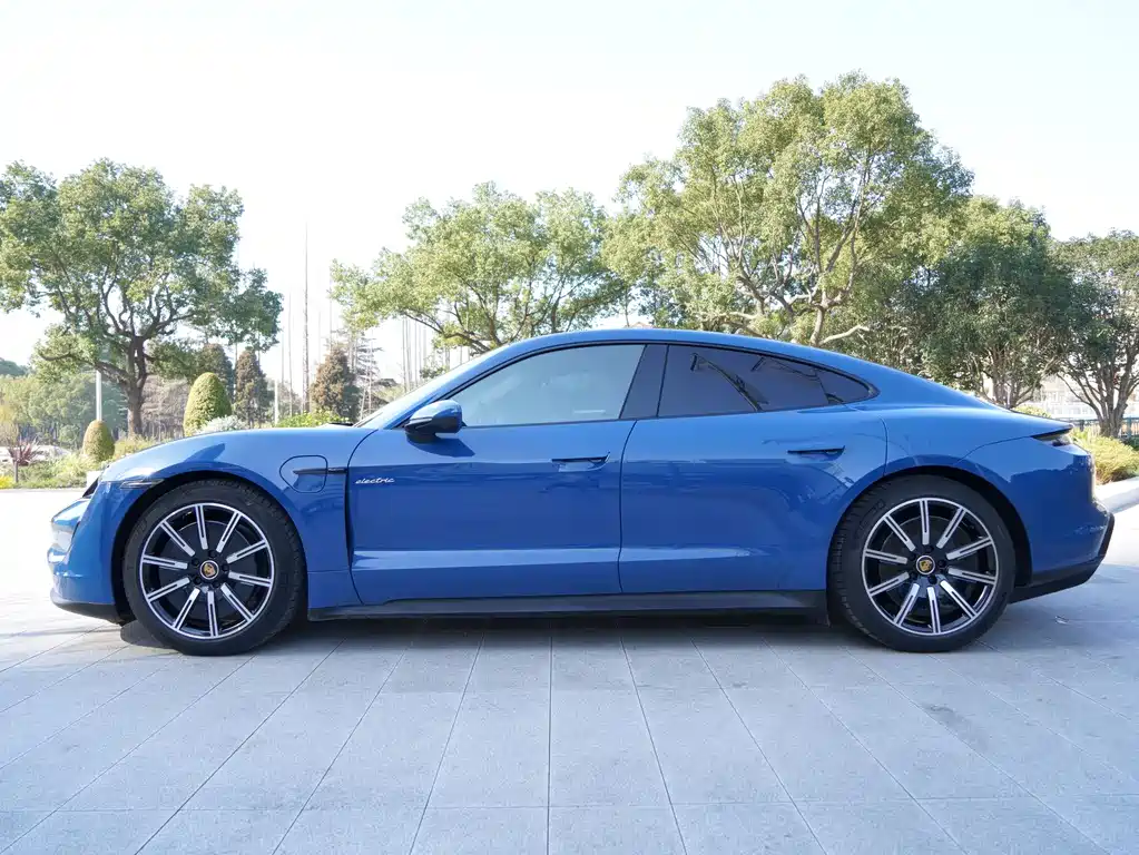 Porsche Taycan 2024