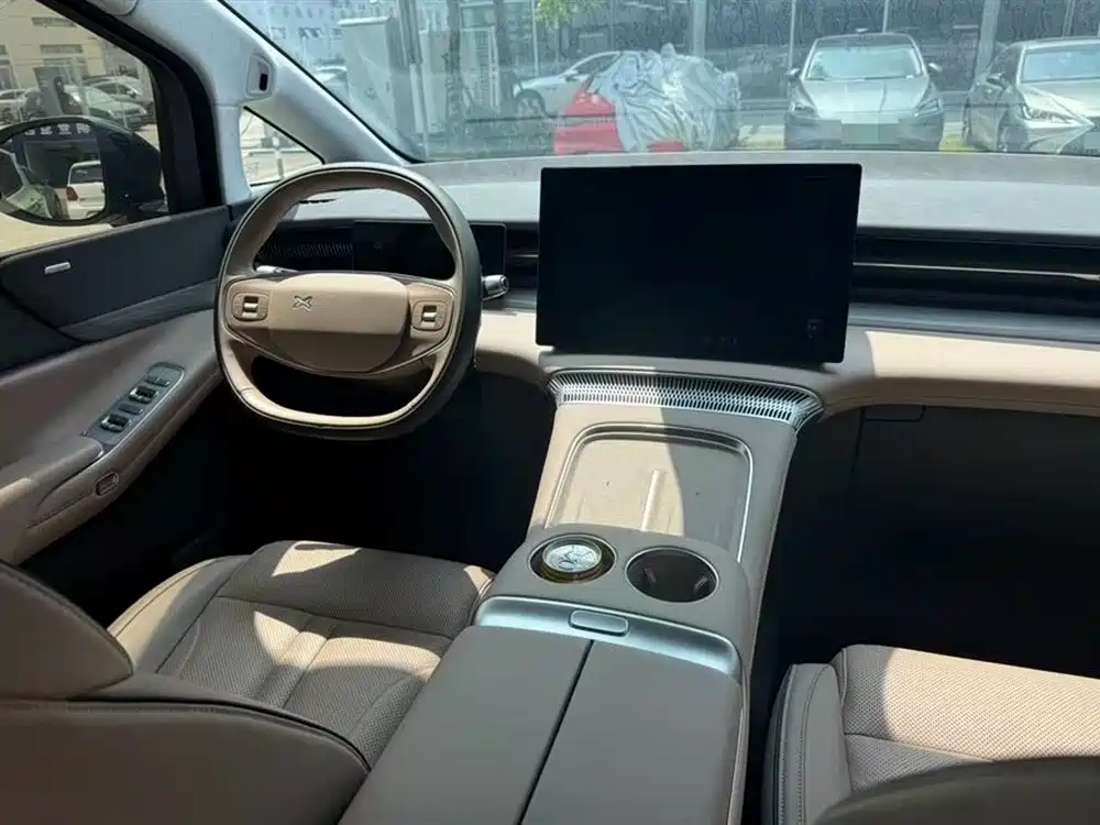 Xpeng X9 2025