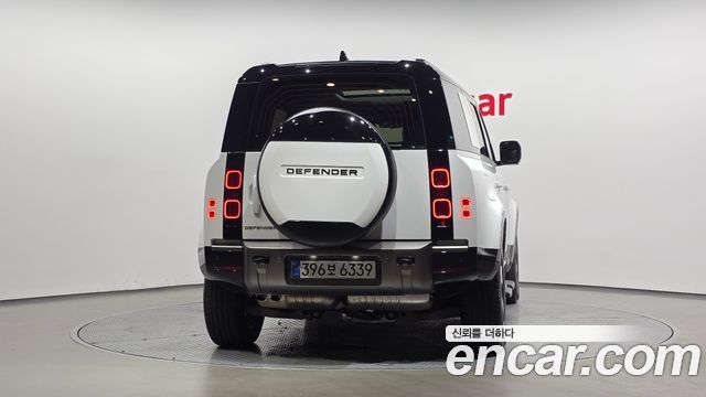 Land Rover Defender 2025