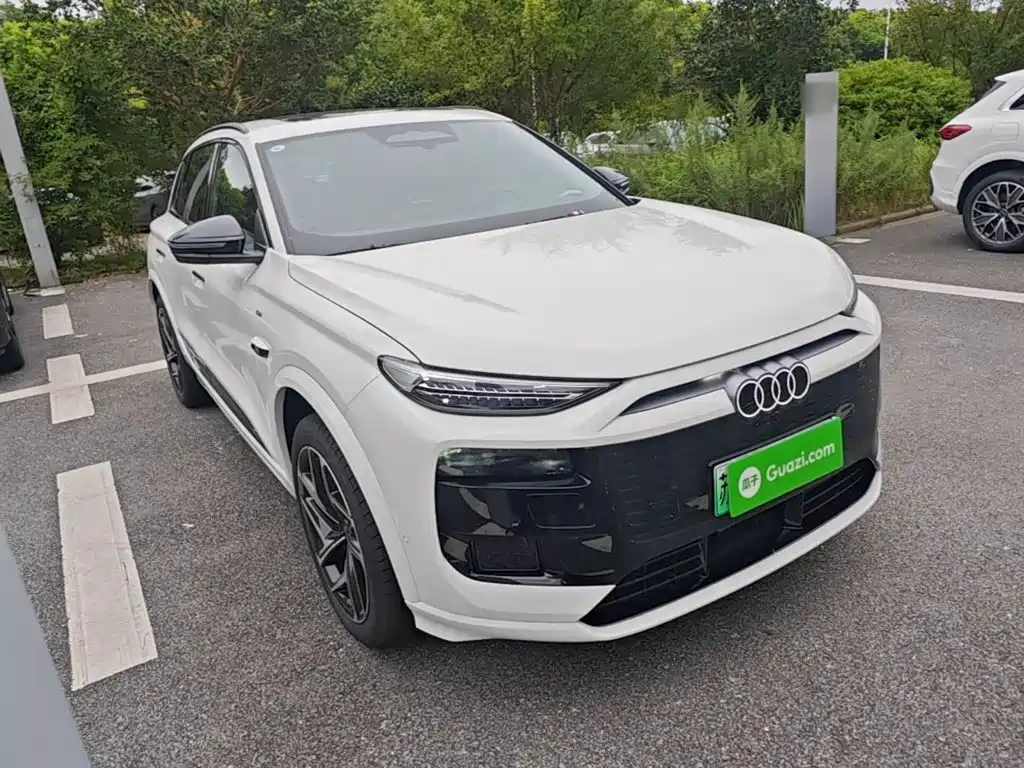 Audi e-tron 2025