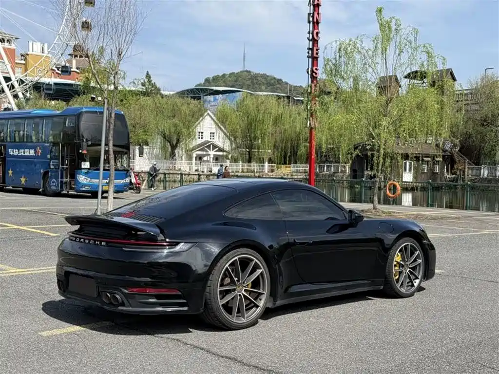 Porsche 911 2021