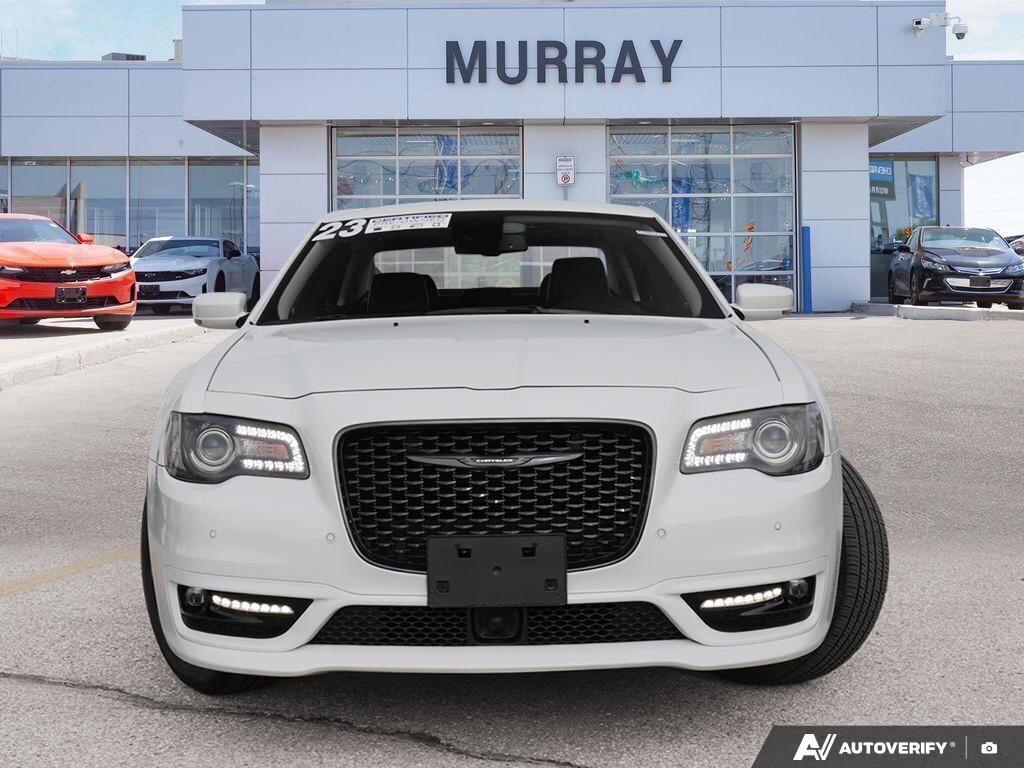Chrysler 300 2023