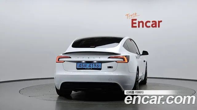 Tesla Model 3 2024