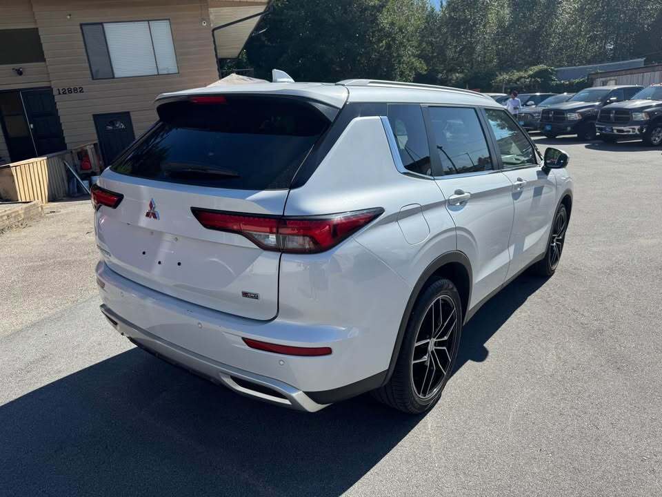 Mitsubishi Outlander 2022