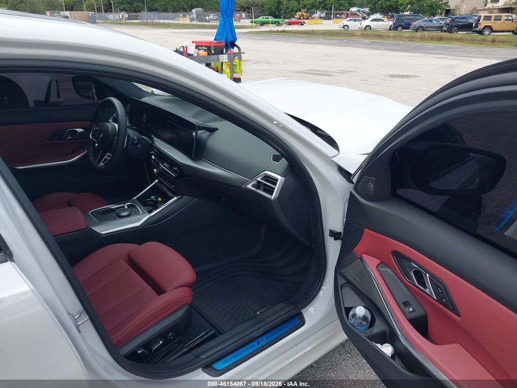 BMW 330 2026