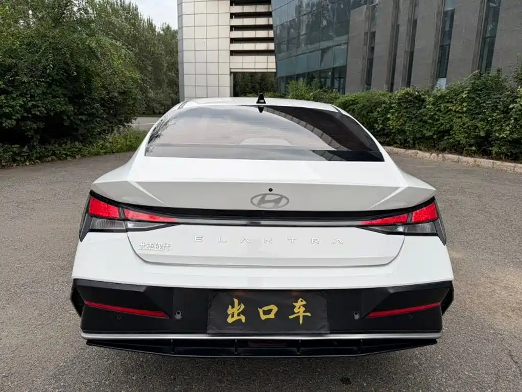 Hyundai Elantra 2024