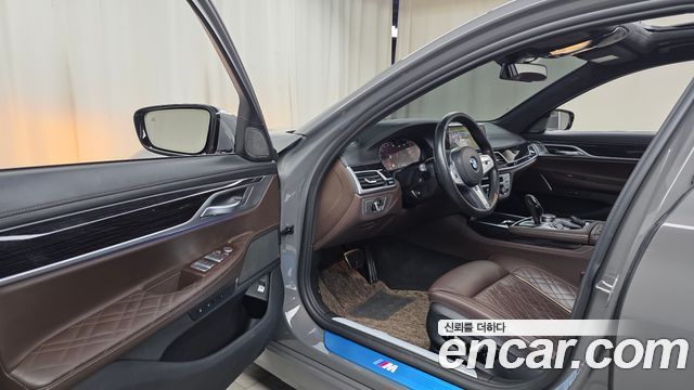 BMW 7 серии 2021