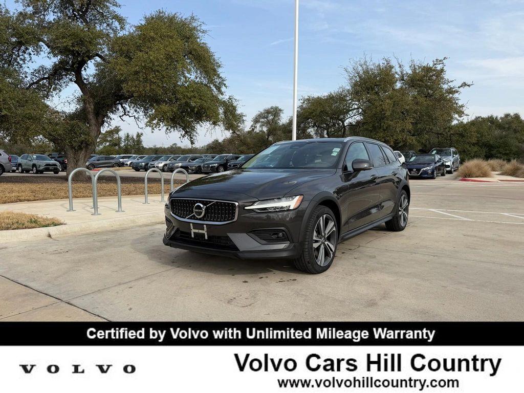 Volvo V60 Cross Country 2025