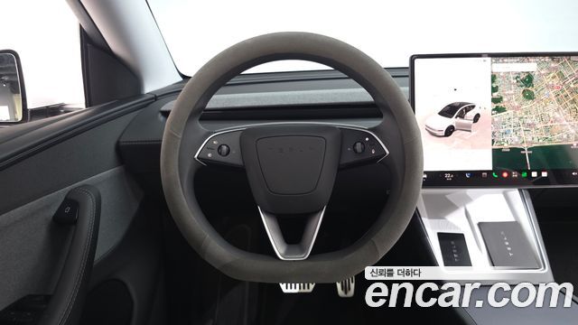Tesla Model Y 2025