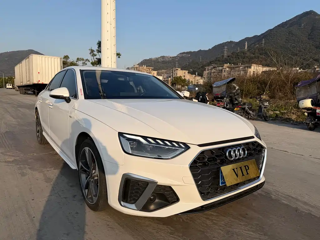 Audi A4 2023