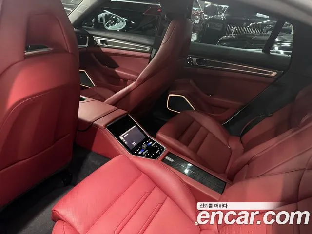 Porsche Panamera 2023