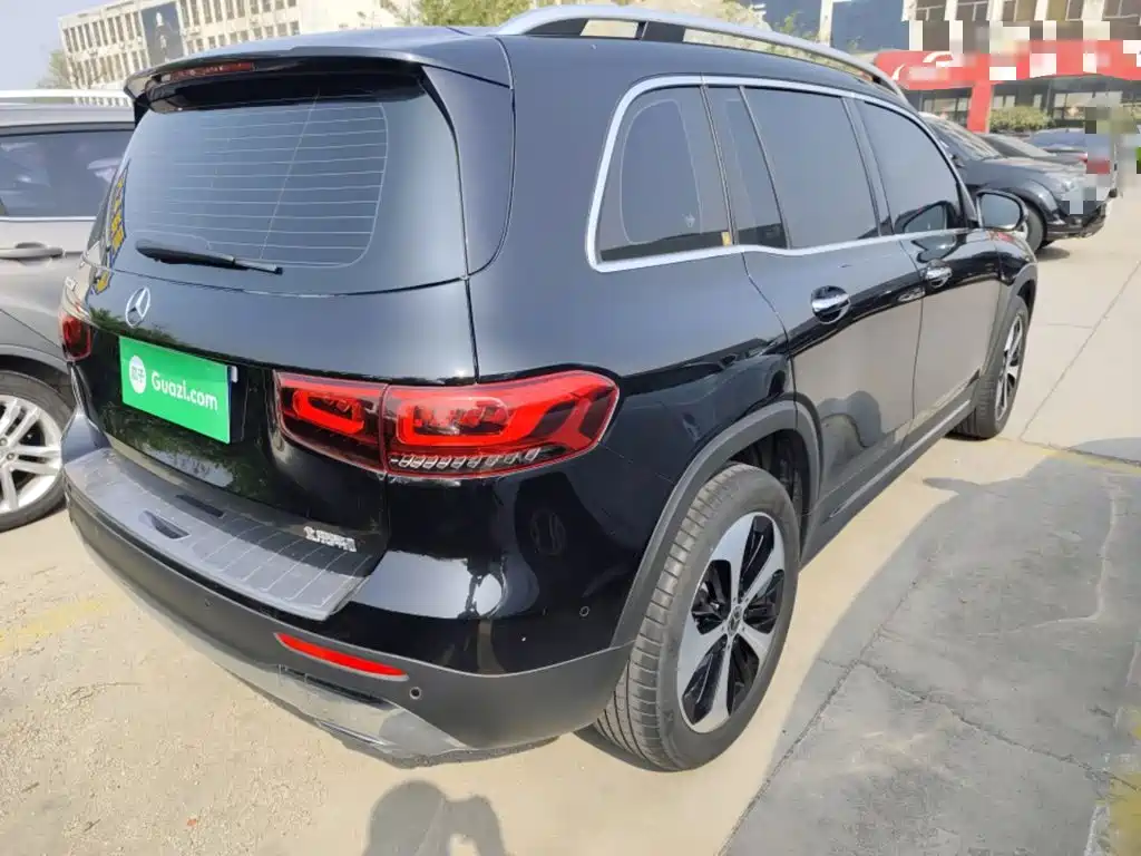 Mercedes-Benz GLB 2023