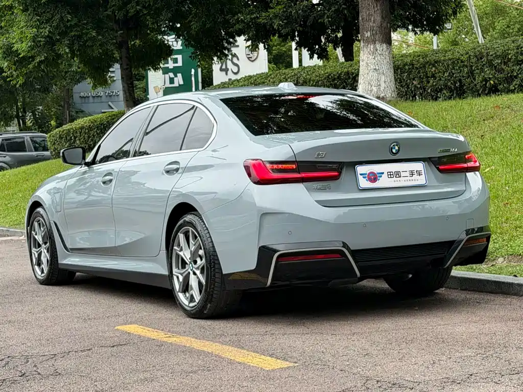 BMW i3 2025