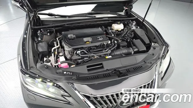 Lexus ES 2023