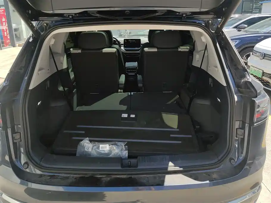 Volkswagen ID.6 2024