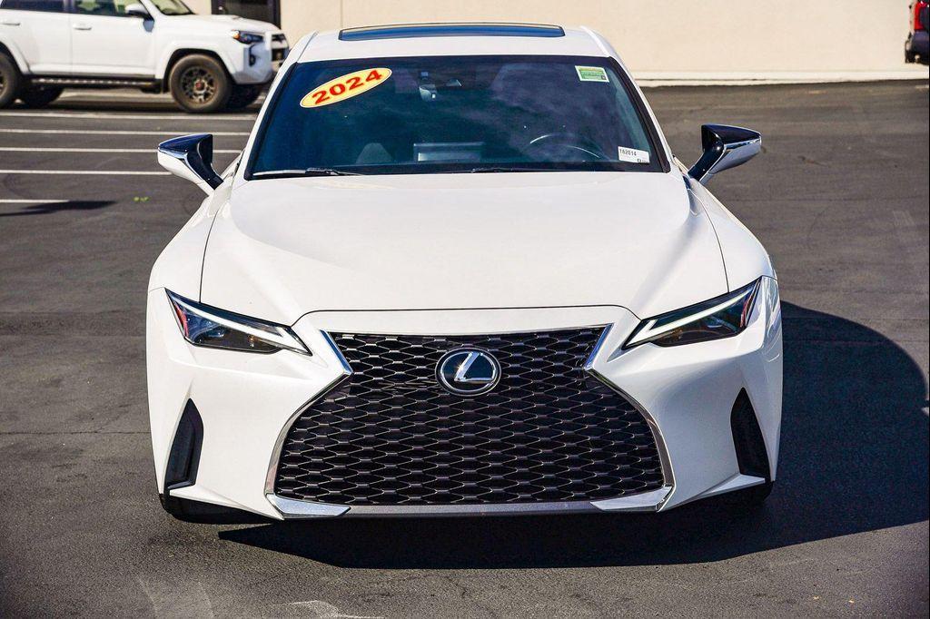 Lexus IS 300 2024