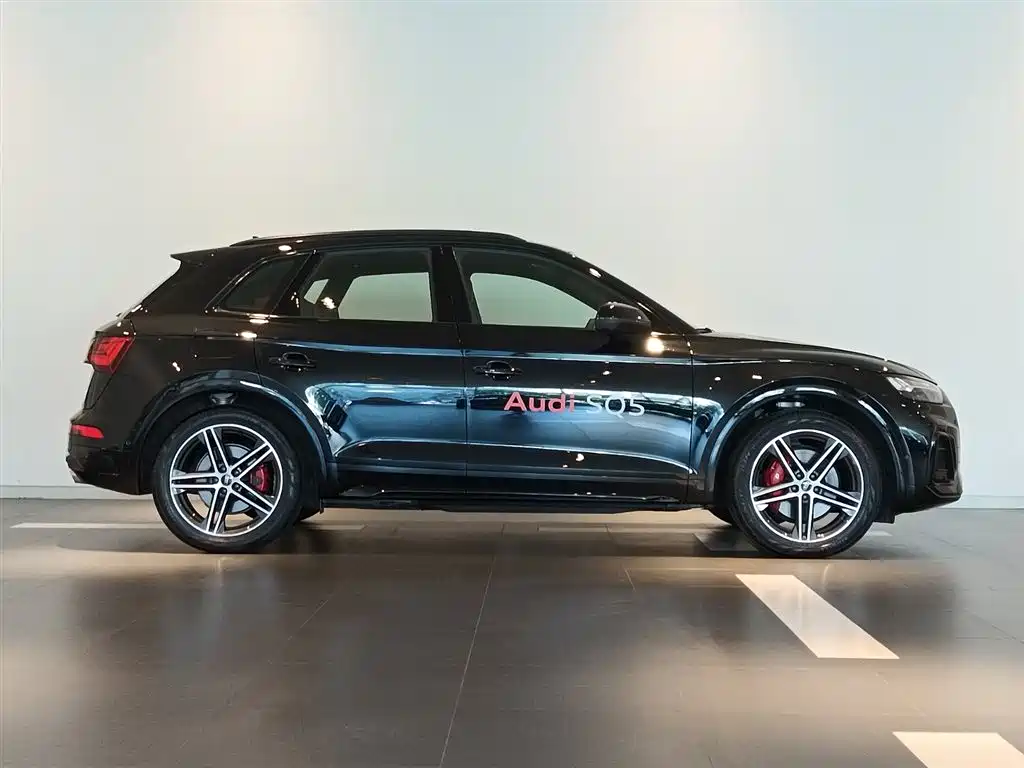 Audi SQ5 2025