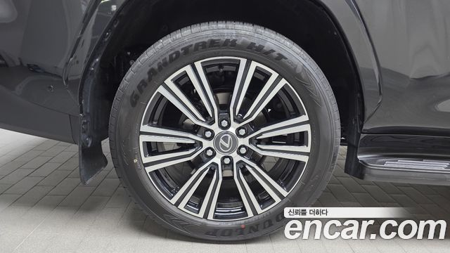 Lexus LX 2025