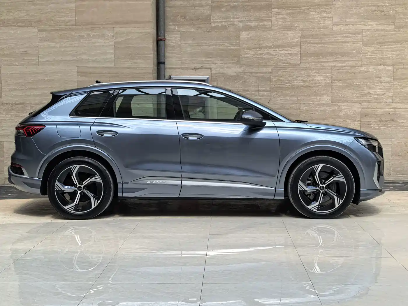Audi Q4 e-tron 2024