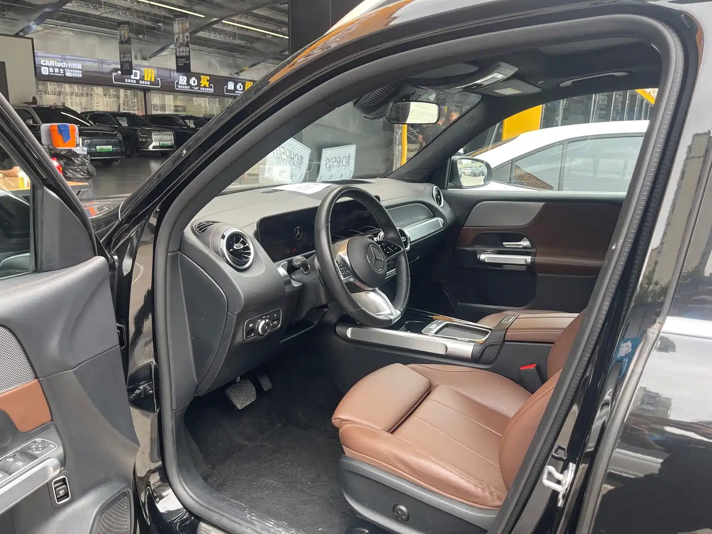 Mercedes-Benz GLB 2023