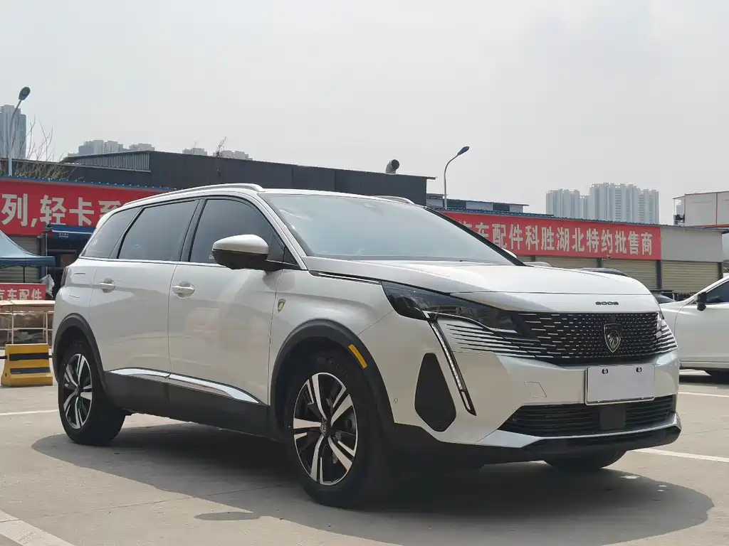 Peugeot 5008 2022