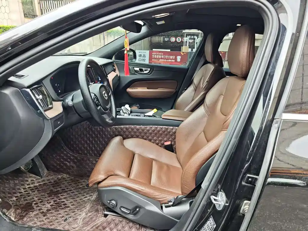Volvo XC60 2023
