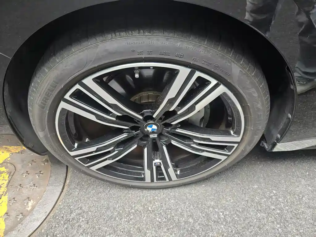 BMW i7 2024
