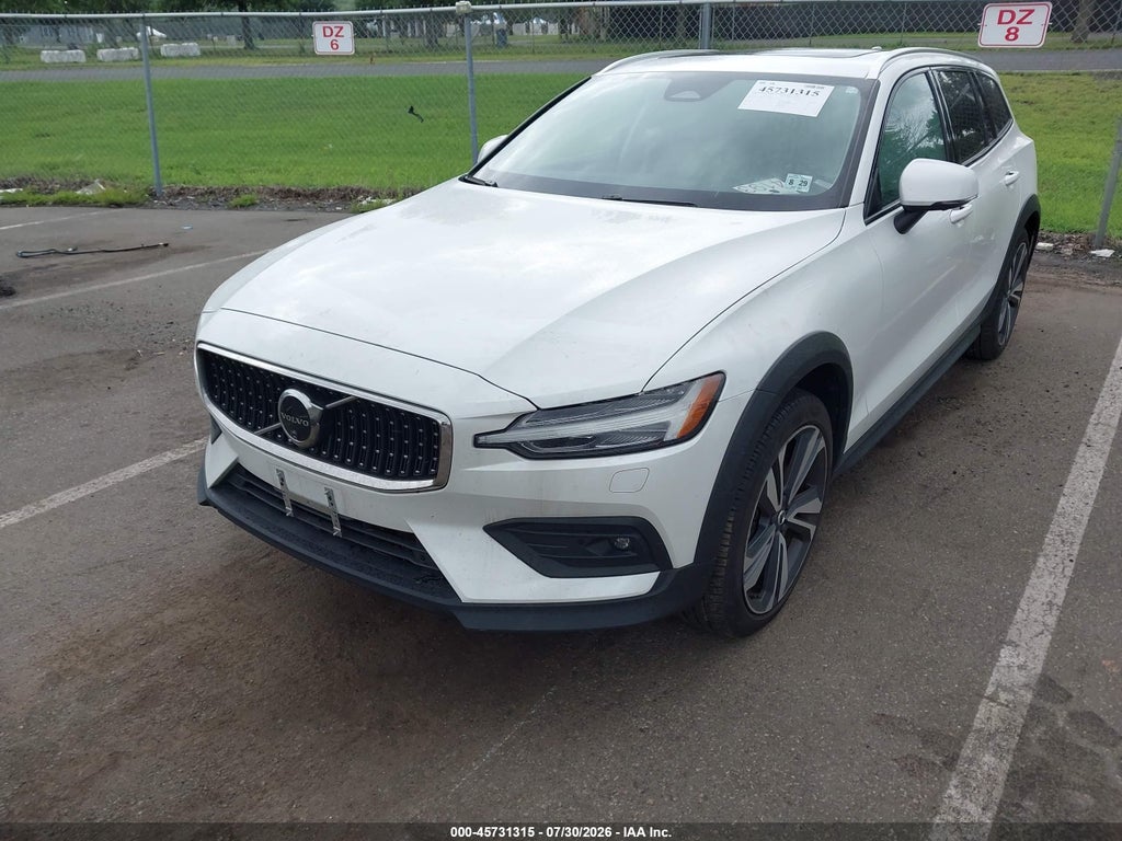 Volvo V60 Cross Country 2024